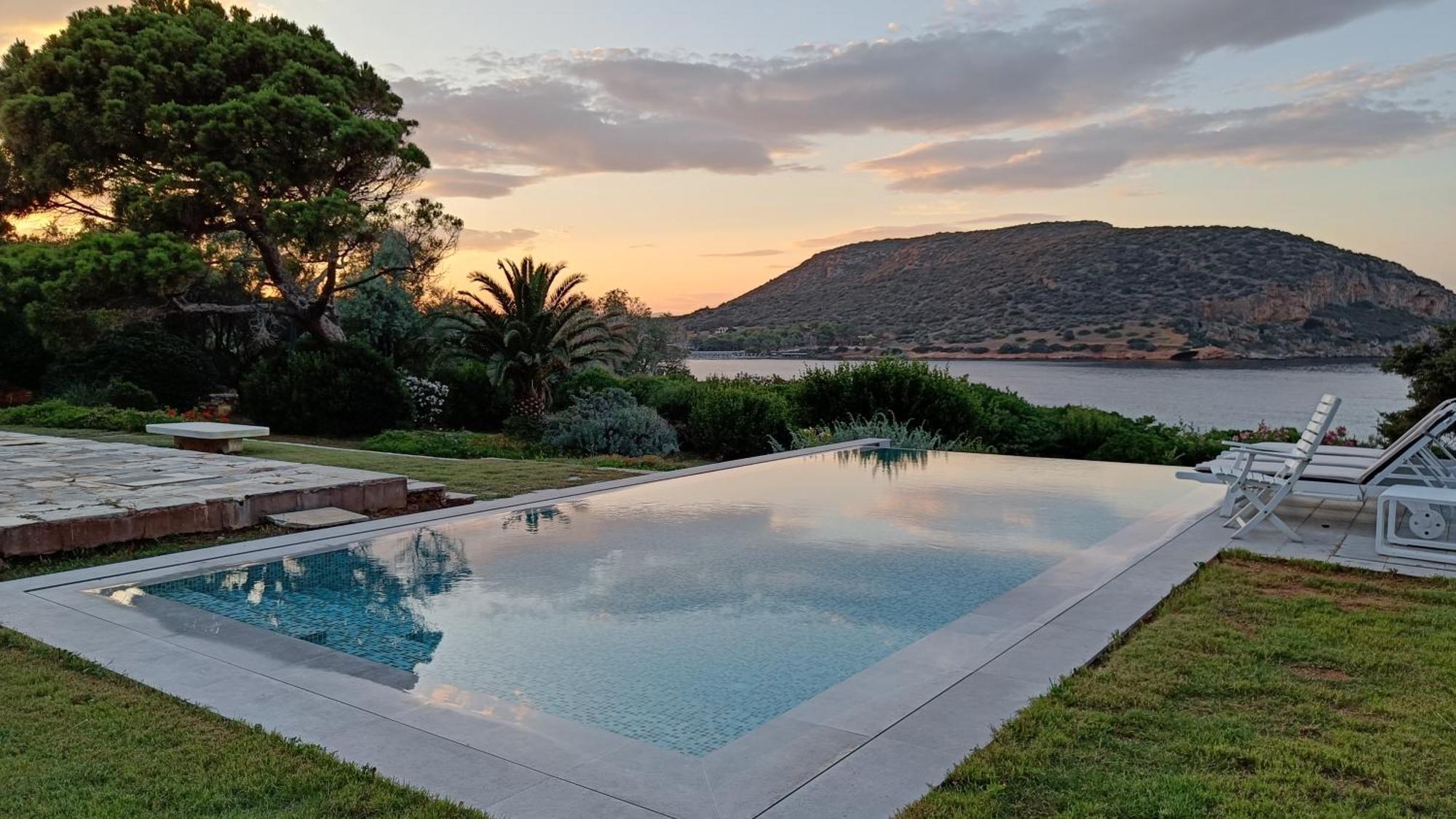 Summer Villa In Pórto Ráfti Exterior photo